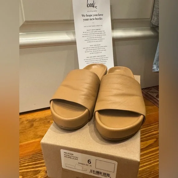 Beek Pelican Leather Slides in Honey. Size 6. - Picture 2 of 5